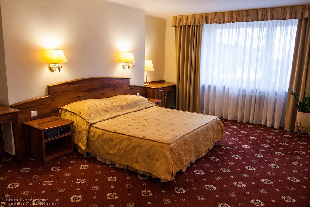 Hotel Prezydencki 3-Star Rzeszow Room photo