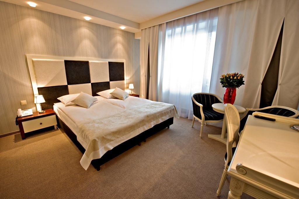 Hotel Prezydencki 3-Star Rzeszow Exterior photo