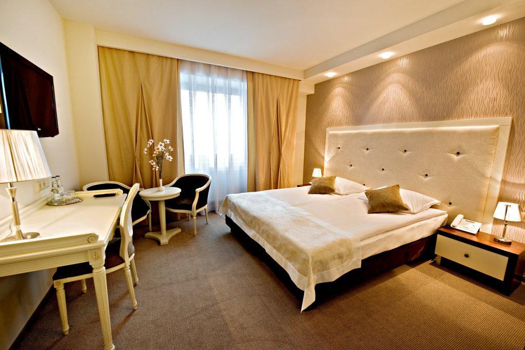 Hotel Prezydencki 3-Star Rzeszow Exterior photo