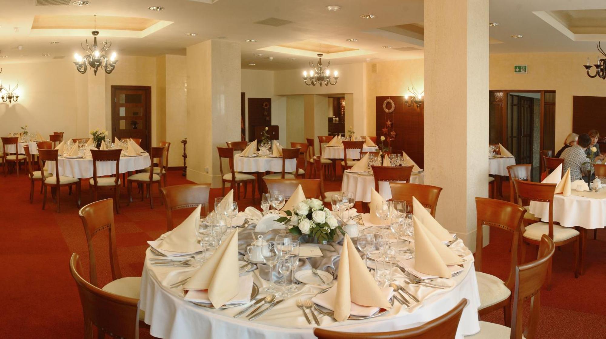 Hotel Prezydencki 3-Star Rzeszow Exterior photo