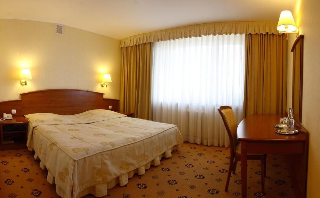 Hotel Prezydencki 3-Star Rzeszow Room photo