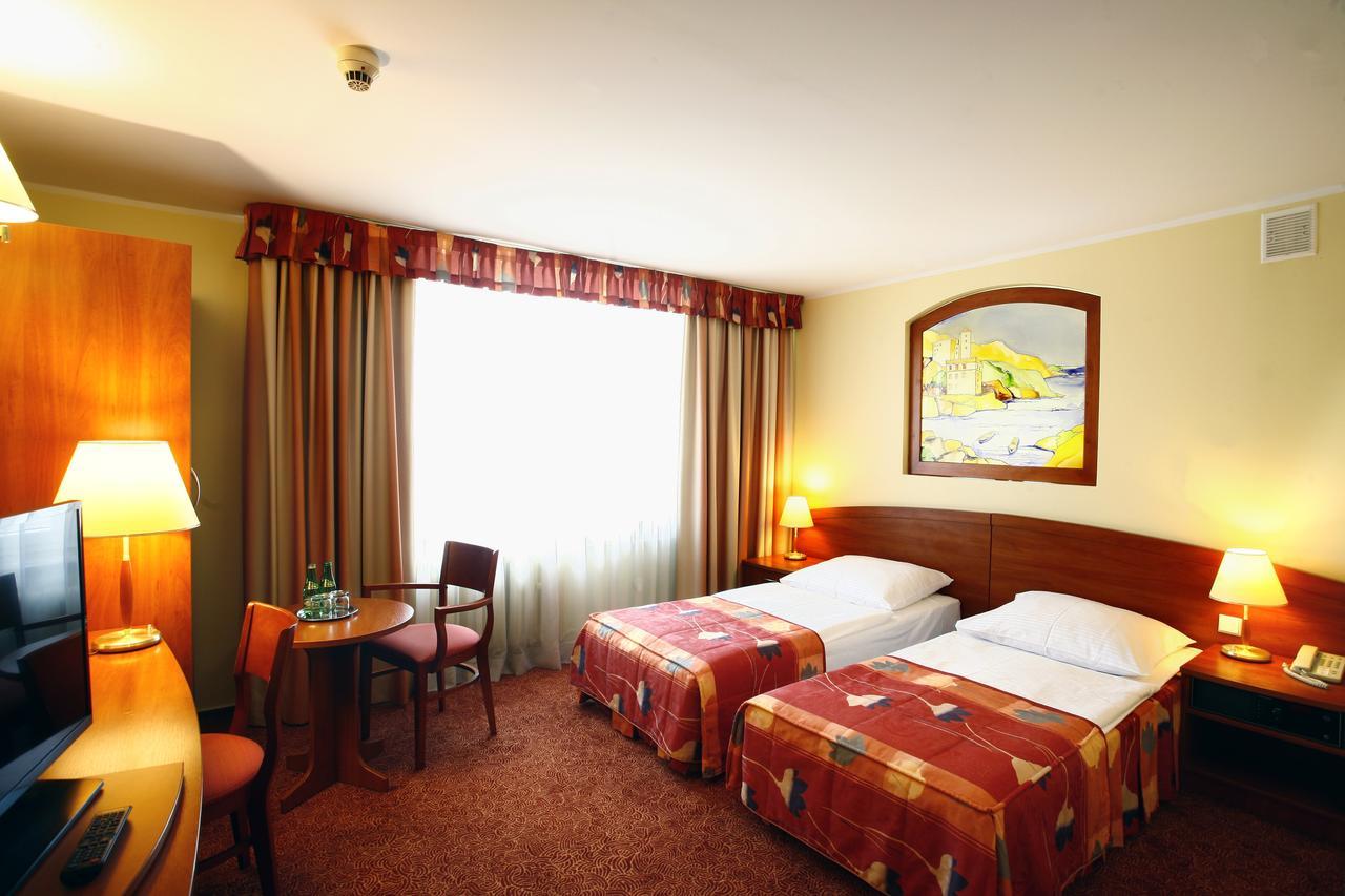 Hotel Prezydencki 3-Star Rzeszow Exterior photo